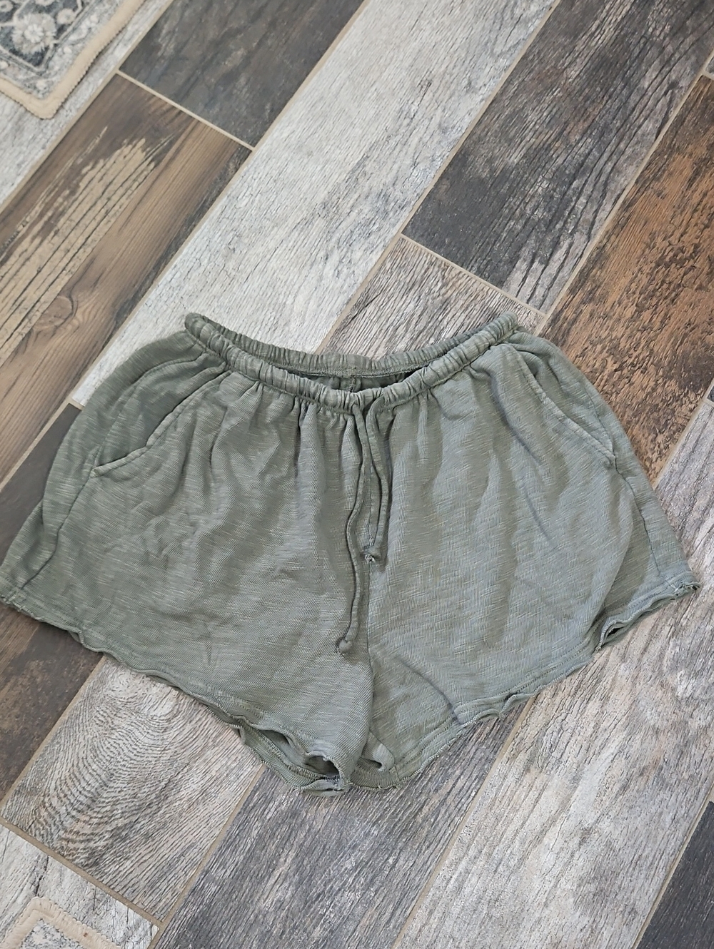 Aerie Women's Olive Green Elastic Waist Shorts Size XS